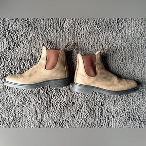 Blundstone Tan and Brown Leather Boots